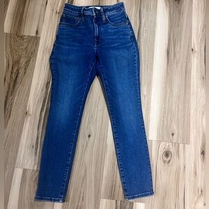 Madewell women’s Deep Blue Ankle Jeans size 24 skinny jeans